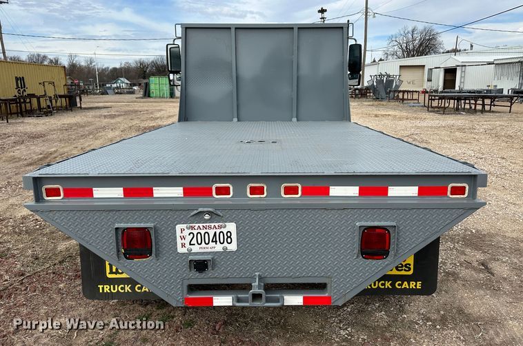 image for item OA9618 2013 International 4300 semi truck