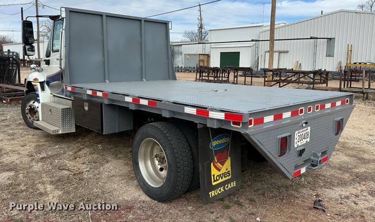 image for item OA9618 2013 International 4300 semi truck