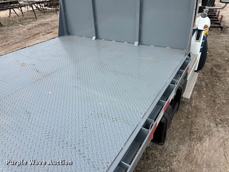 image for item OA9618 2013 International 4300 semi truck