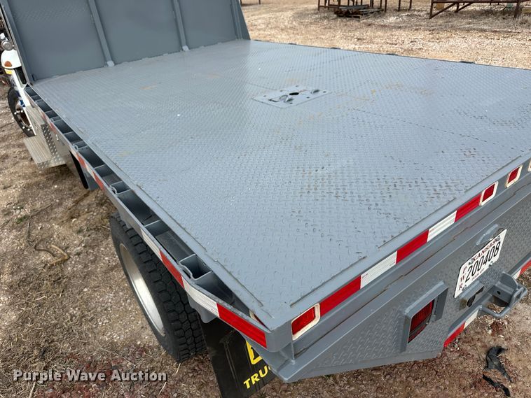 image for item OA9618 2013 International 4300 semi truck