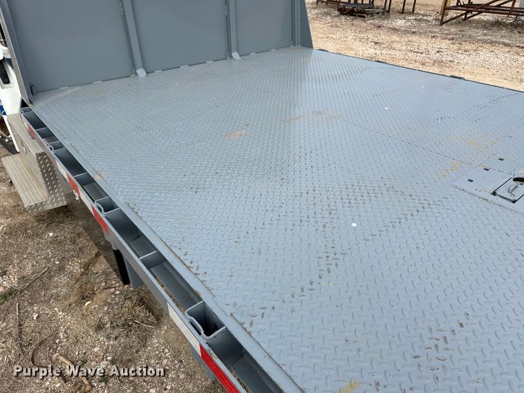 image for item OA9618 2013 International 4300 semi truck