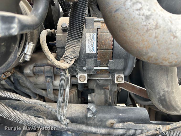 image for item OA9618 2013 International 4300 semi truck