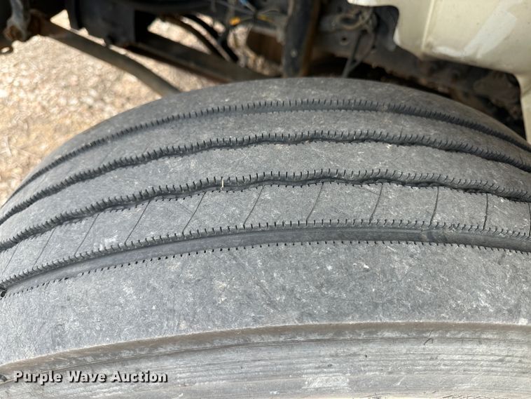 image for item OA9618 2013 International 4300 semi truck