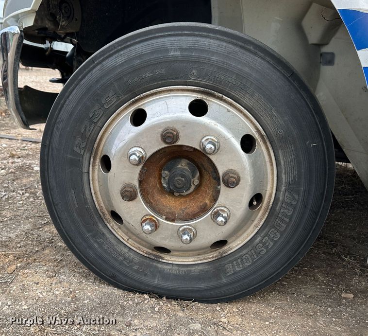 image for item OA9618 2013 International 4300 semi truck