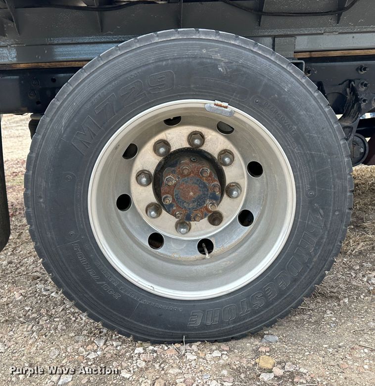 image for item OA9618 2013 International 4300 semi truck