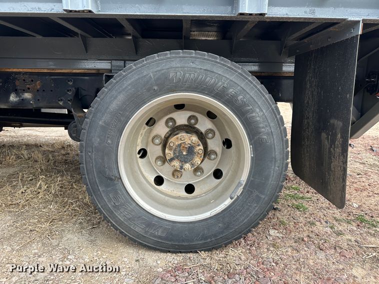 image for item OA9618 2013 International 4300 semi truck