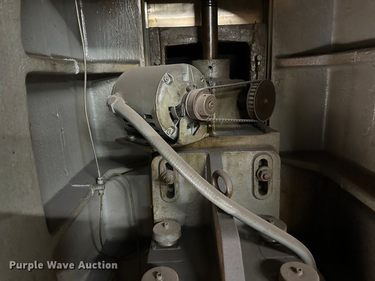 image for item OA9620 1974 Gallmeyer & Livingston 570 surface grinder