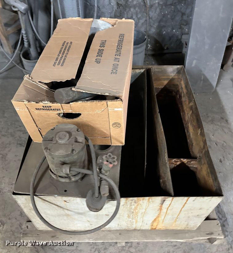 image for item OA9620 1974 Gallmeyer & Livingston 570 surface grinder