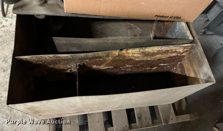 image for item OA9620 1974 Gallmeyer & Livingston 570 surface grinder