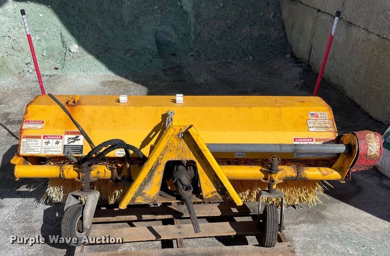 image for item OG9793 Toro Groundmaster 7200 with Polar Trac system