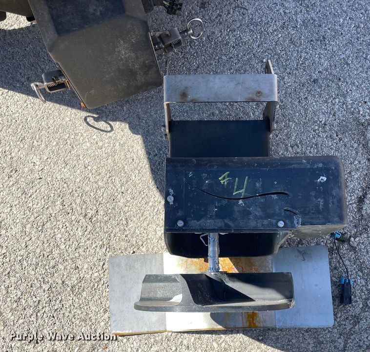 image for item OG9796 SaltDogg SHPE2000 spreader 