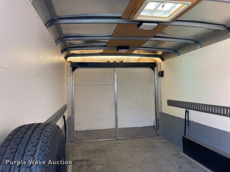 image for item OG9799 1999 Wells Cargo enclosed cargo trailer