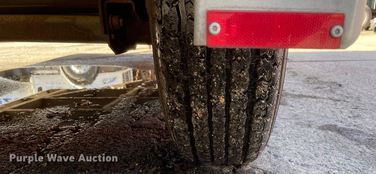 image for item OG9799 1999 Wells Cargo enclosed cargo trailer