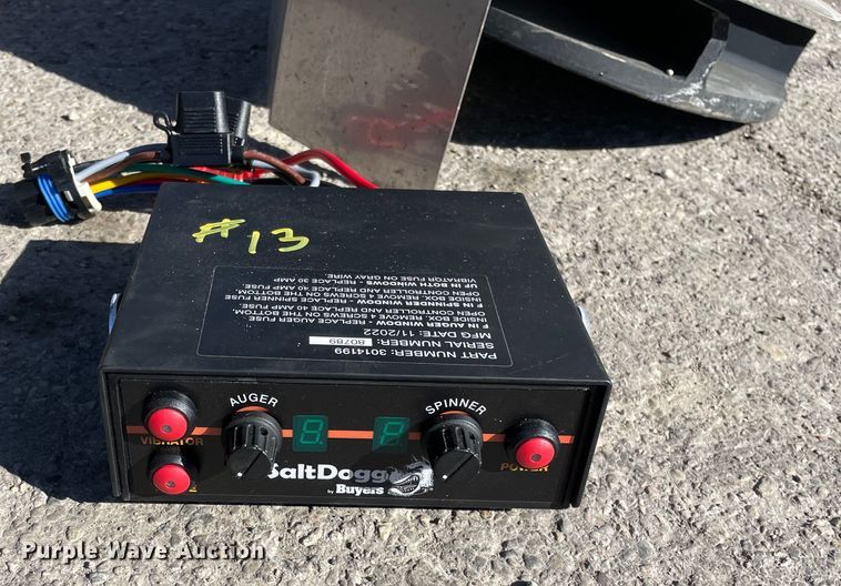 image for item OG9802 SaltDogg SHPE2000 spreader