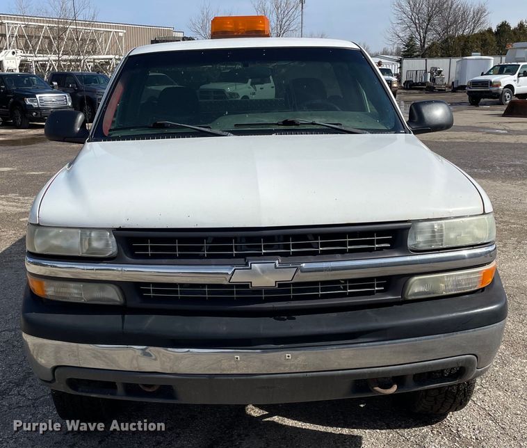 image for item OG9810 2002 Chevrolet Silverado 1500 pickup truck