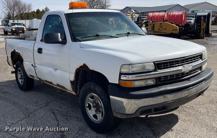 image for item OG9810 2002 Chevrolet Silverado 1500 pickup truck