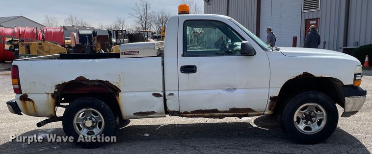 image for item OG9810 2002 Chevrolet Silverado 1500 pickup truck