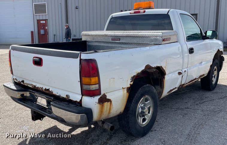 image for item OG9810 2002 Chevrolet Silverado 1500 pickup truck