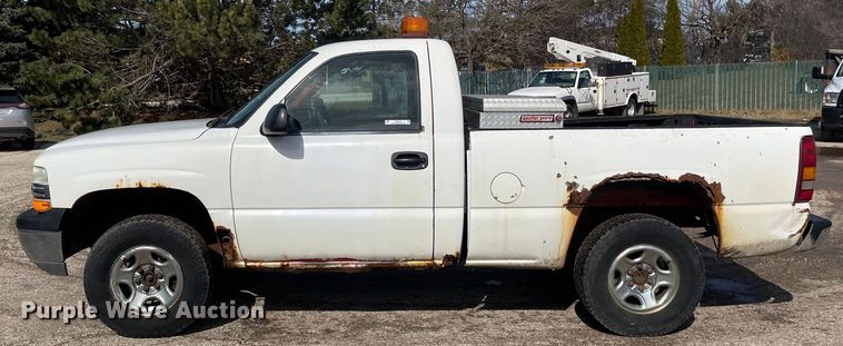 image for item OG9810 2002 Chevrolet Silverado 1500 pickup truck