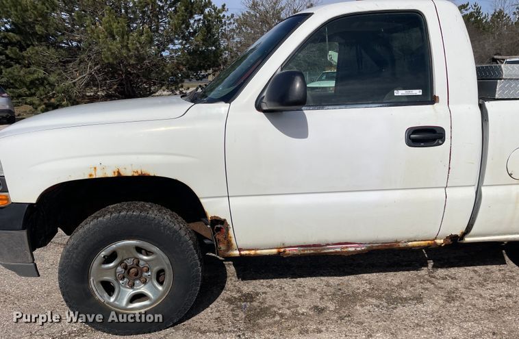 image for item OG9810 2002 Chevrolet Silverado 1500 pickup truck