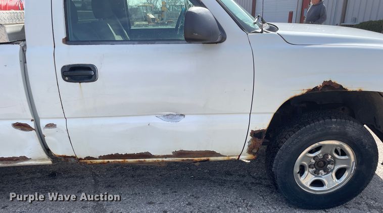 image for item OG9810 2002 Chevrolet Silverado 1500 pickup truck