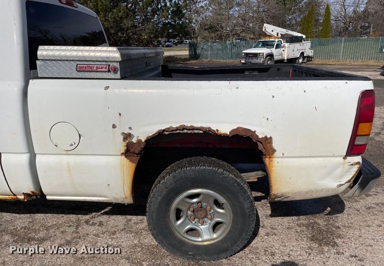 image for item OG9810 2002 Chevrolet Silverado 1500 pickup truck