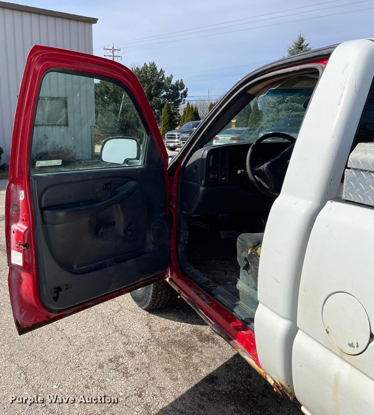 image for item OG9810 2002 Chevrolet Silverado 1500 pickup truck