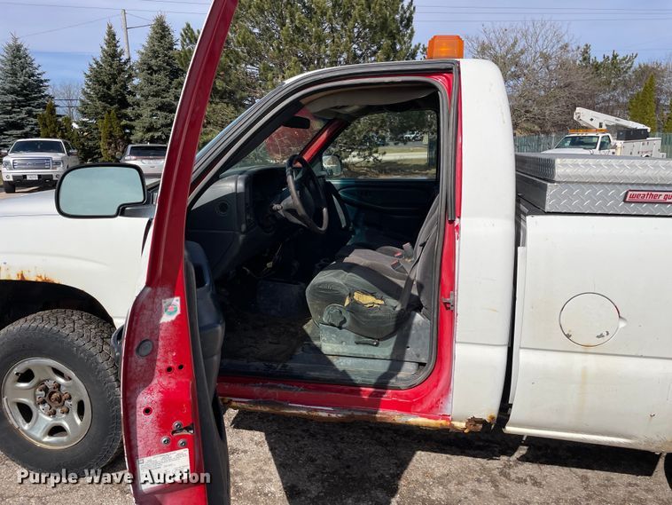 image for item OG9810 2002 Chevrolet Silverado 1500 pickup truck