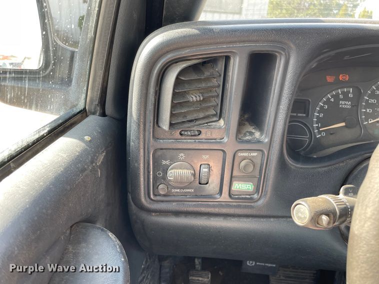 image for item OG9810 2002 Chevrolet Silverado 1500 pickup truck