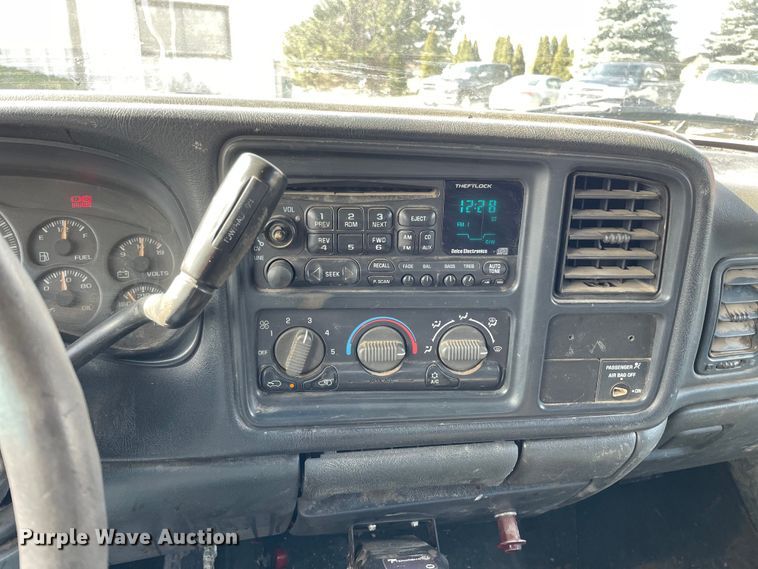 image for item OG9810 2002 Chevrolet Silverado 1500 pickup truck