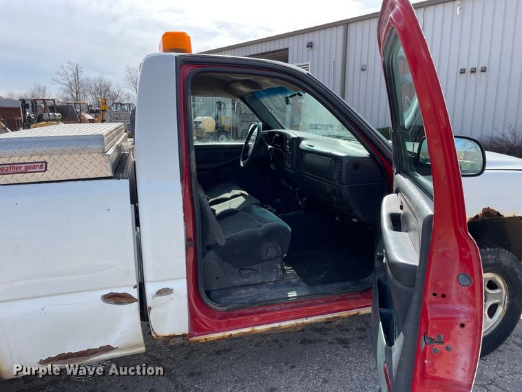 image for item OG9810 2002 Chevrolet Silverado 1500 pickup truck