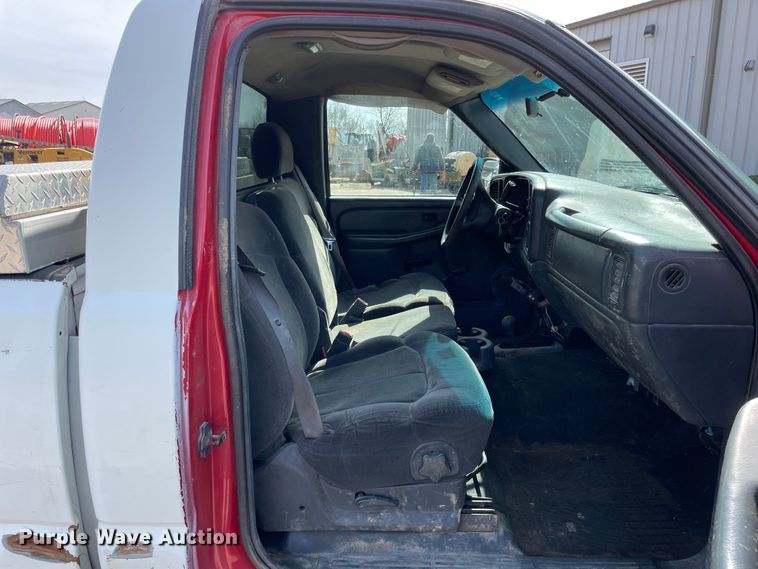 image for item OG9810 2002 Chevrolet Silverado 1500 pickup truck