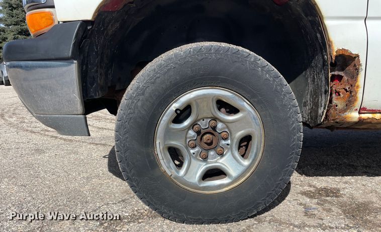 image for item OG9810 2002 Chevrolet Silverado 1500 pickup truck