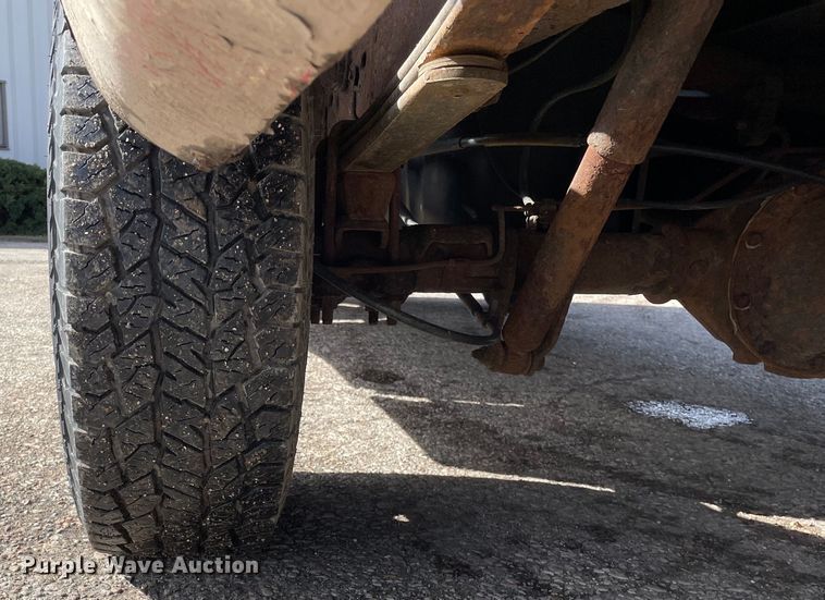 image for item OG9810 2002 Chevrolet Silverado 1500 pickup truck