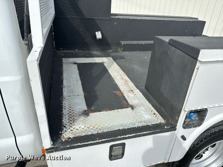 image for item OJ9581 2015 Ford F550 Super Duty SuperCab utility / service truck