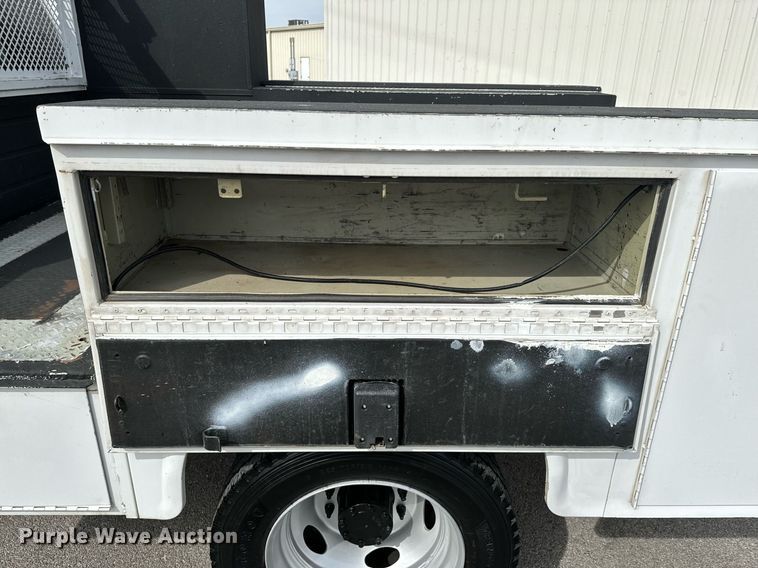 image for item OJ9581 2015 Ford F550 Super Duty SuperCab utility / service truck