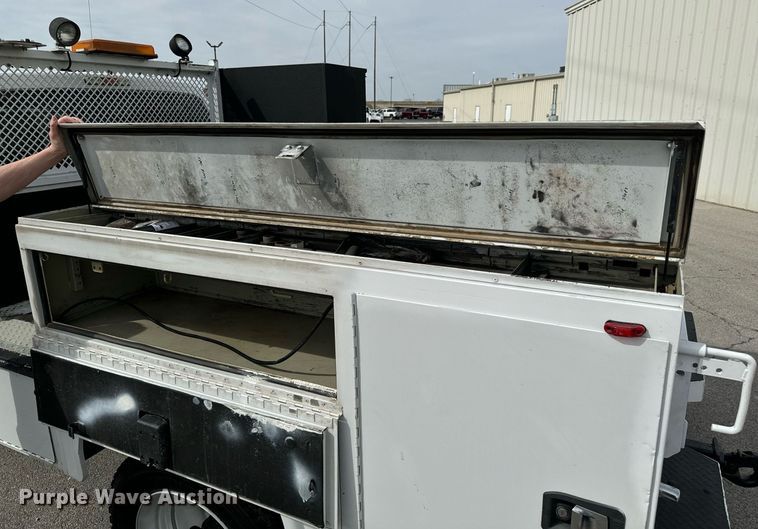 image for item OJ9581 2015 Ford F550 Super Duty SuperCab utility / service truck