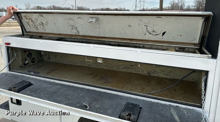 image for item OJ9581 2015 Ford F550 Super Duty SuperCab utility / service truck