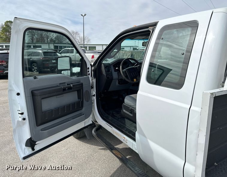 image for item OJ9581 2015 Ford F550 Super Duty SuperCab utility / service truck