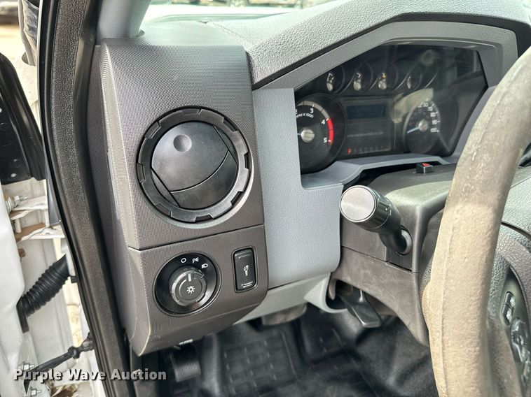 image for item OJ9581 2015 Ford F550 Super Duty SuperCab utility / service truck