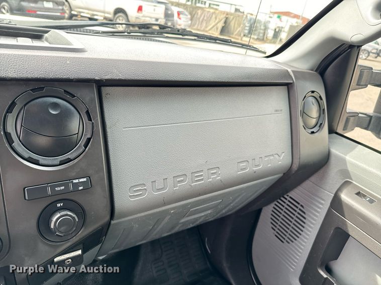 image for item OJ9581 2015 Ford F550 Super Duty SuperCab utility / service truck