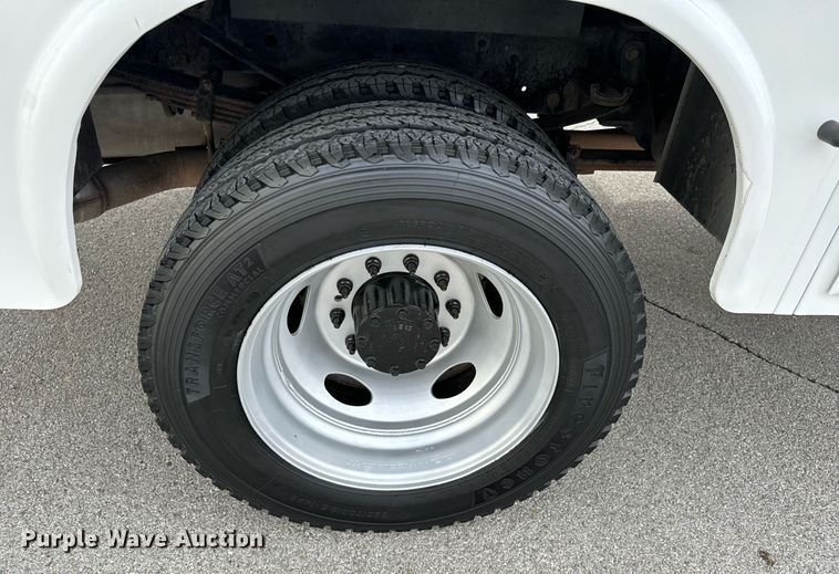 image for item OJ9581 2015 Ford F550 Super Duty SuperCab utility / service truck