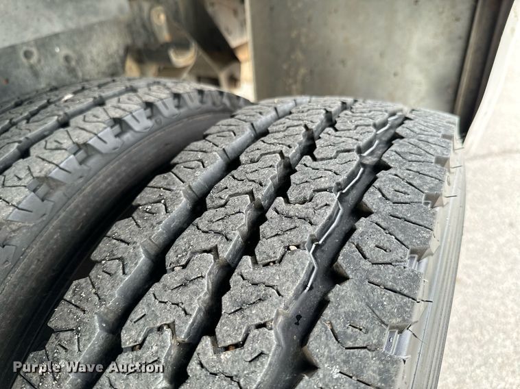 image for item OJ9581 2015 Ford F550 Super Duty SuperCab utility / service truck