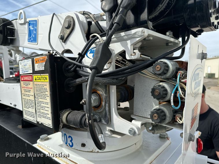 image for item OJ9582 2014 Dodge Ram 5500HD utility / service truck