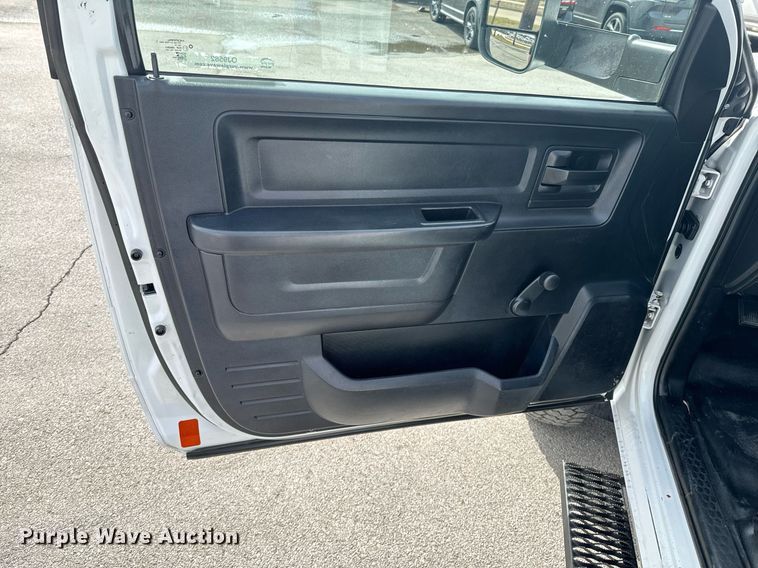 image for item OJ9582 2014 Dodge Ram 5500HD utility / service truck