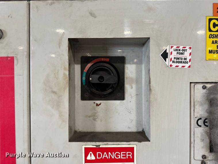 image for item OJ9617 2001 Leadwell V50 CNC lathe