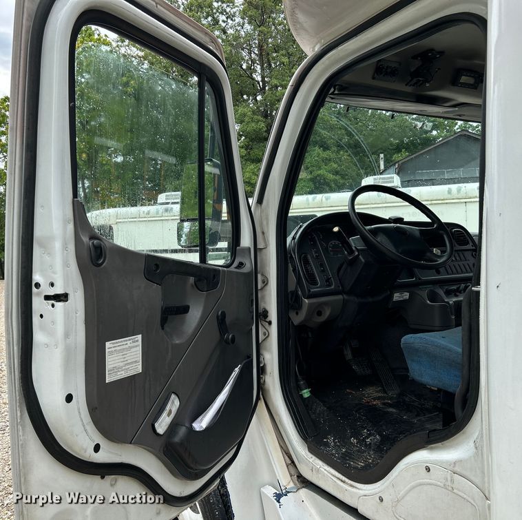 image for item OK9786 2012 Freightliner S2C shuttle bus