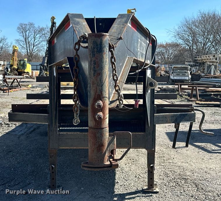 image for item OM9828 2005 Elite equipment trailer