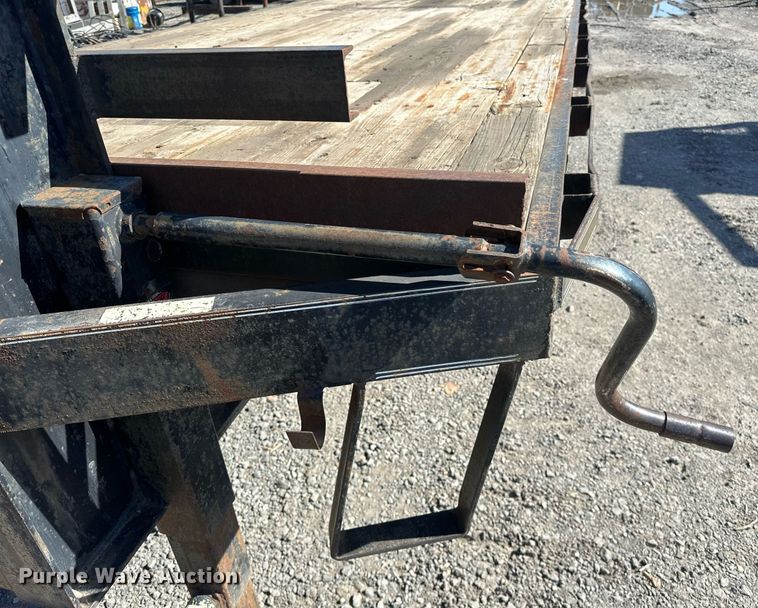 image for item OM9828 2005 Elite equipment trailer