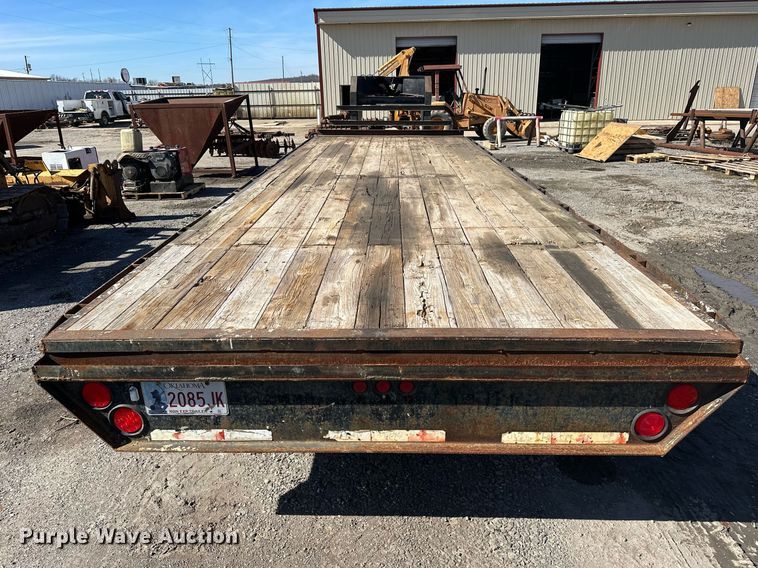 image for item OM9828 2005 Elite equipment trailer